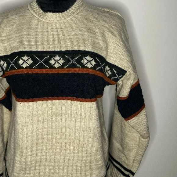 VTG Basic Editions Patterned Grandpa Fall Sweater Made in the U.S.A - Picture 3 of 12